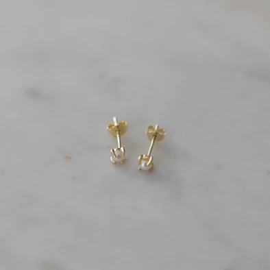 Mini Pearl Studs - Gold